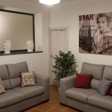 Zisa Home Ai Cantieri Culturali-Facile Posteggio In Strada No Ticket Παλέρμο Εξωτερικό φωτογραφία