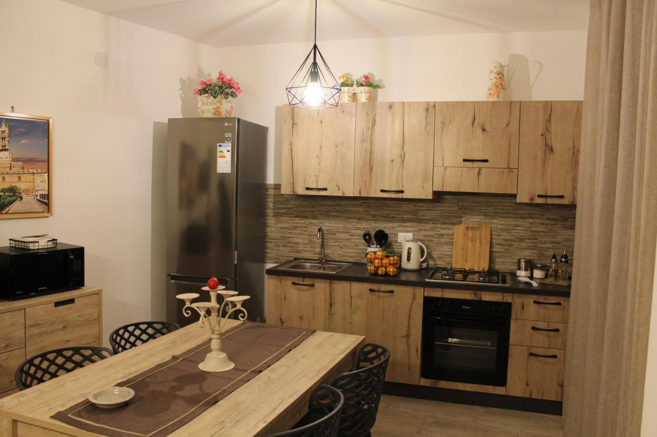 Zisa Home Ai Cantieri Culturali-Facile Posteggio In Strada No Ticket Παλέρμο Εξωτερικό φωτογραφία