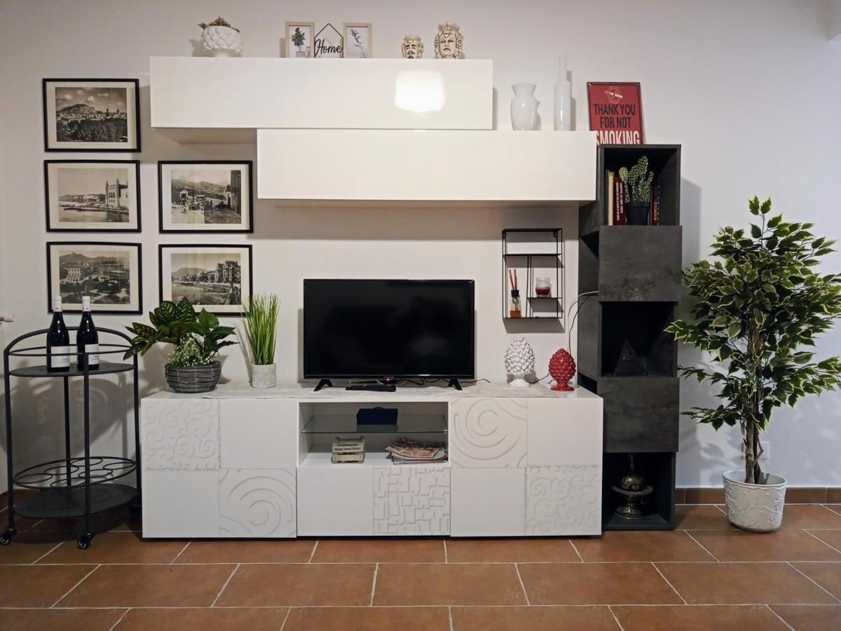 Zisa Home Ai Cantieri Culturali-Facile Posteggio In Strada No Ticket Παλέρμο Εξωτερικό φωτογραφία